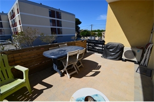 appartement à la vente -   13180  GIGNAC LA NERTHE, surface 100 m2 vente appartement - UBI423058510