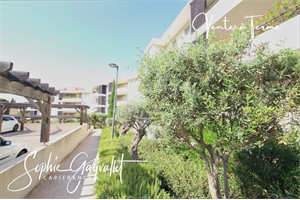 appartement à la vente -   13500  MARTIGUES, surface 45 m2 vente appartement - UBI438446708