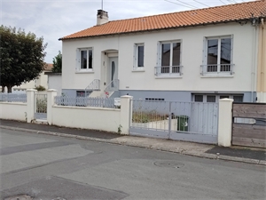 maison de ville à la vente -   79000  NIORT, surface 103 m2 vente maison de ville - UBI438880886