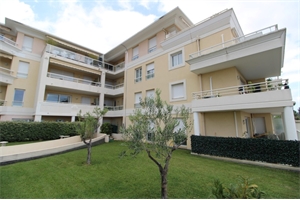 appartement à la vente -   06130  GRASSE, surface 57 m2 vente appartement - UBI441531548