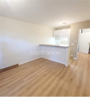 appartement à la location -   93130  NOISY LE SEC, surface 30 m2 location appartement - UBI444493580