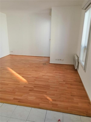 t2 à la location -   93500  PANTIN, surface 47 m2 location t2 - UBI429010088