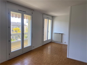 t3 à la location -   78300  POISSY, surface 80 m2 location t3 - UBI429567596