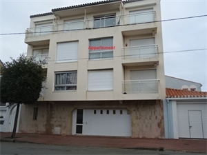 t1 à la location -   85100  LES SABLES D OLONNE, surface 21 m2 location t1 - UBI431294438