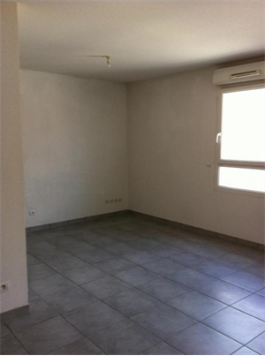 t2 à la location -   66000  PERPIGNAN, surface 42 m2 location t2 - UBI438847946