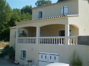 maison à la location -   83300  DRAGUIGNAN, surface 124 m2 location maison - UBI442325198