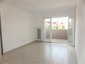 t2 à la location -   30390  ARAMON, surface 42 m2 location t2 - UBI443041121