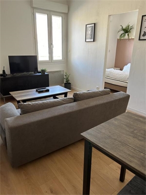 t2 à la location -   11100  NARBONNE, surface 35 m2 location t2 - UBI444071834