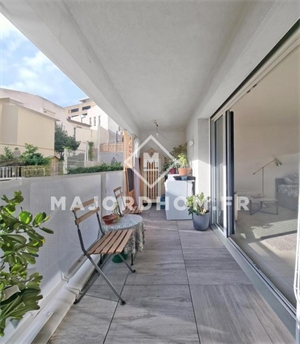 t3 à la vente -   13006  MARSEILLE, surface 57 m2 vente t3 - UBI443817743