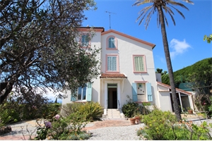 maison bourgeoise à la vente -   06600  ANTIBES, surface 280 m2 vente maison bourgeoise - UBI428514698