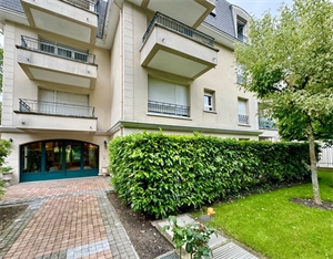 appartement à la vente -   93190  LIVRY GARGAN, surface 122 m2 vente appartement - UBI433608998