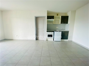 appartement à la vente -   11100  NARBONNE, surface 40 m2 vente appartement - UBI441316085