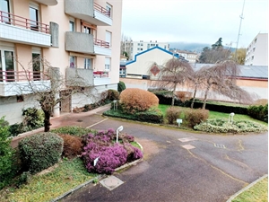 t2 à la location -   42500  LE CHAMBON FEUGEROLLES, surface 51 m2 location t2 - UBI440561987