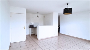 t3 à la location -   91100  CORBEIL ESSONNES, surface 60 m2 location t3 - UBI443494739