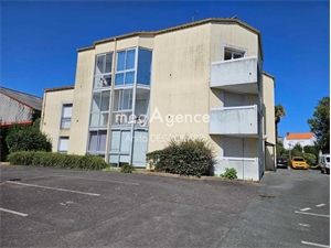 appartement à la vente -   85000  LA ROCHE SUR YON, surface 24 m2 vente appartement - UBI442637912