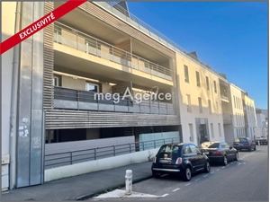 appartement à la vente -   85000  LA ROCHE SUR YON, surface 47 m2 vente appartement - UBI443373362