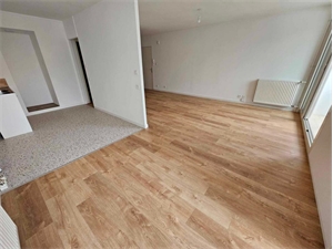 appartement à la vente -   85000  LA ROCHE SUR YON, surface 82 m2 vente appartement - UBI443777288